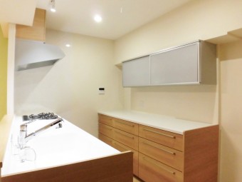 樹木の素材感にこだわったマットな質感のキッチン　渋谷区Ｉ様邸